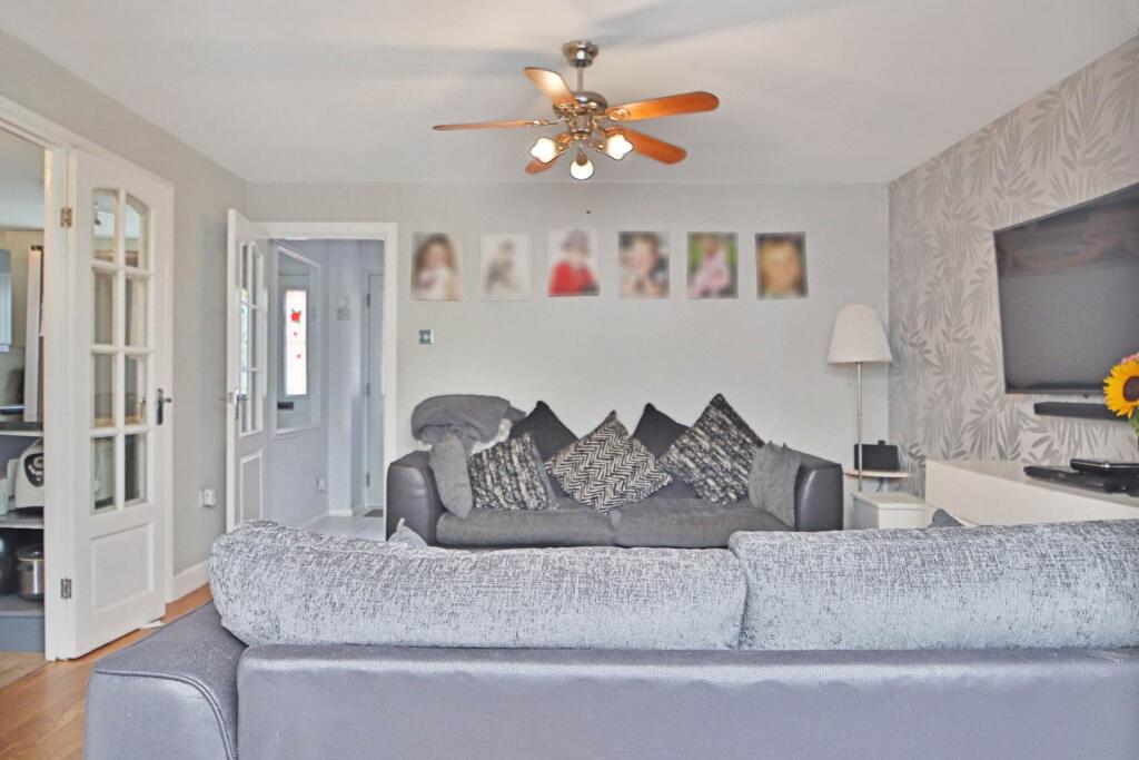 Longworth Close, London **3D FLOORPLAN AVAILABLE **