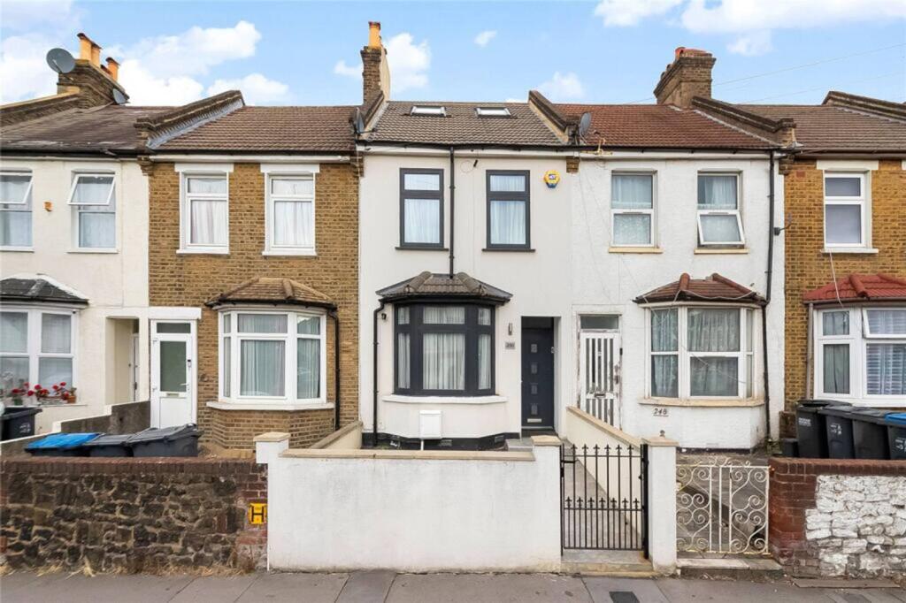 Parchmore Road, Thornton Heath, CR7