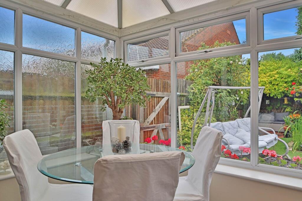 Longworth Close, London **3D FLOORPLAN AVAILABLE **