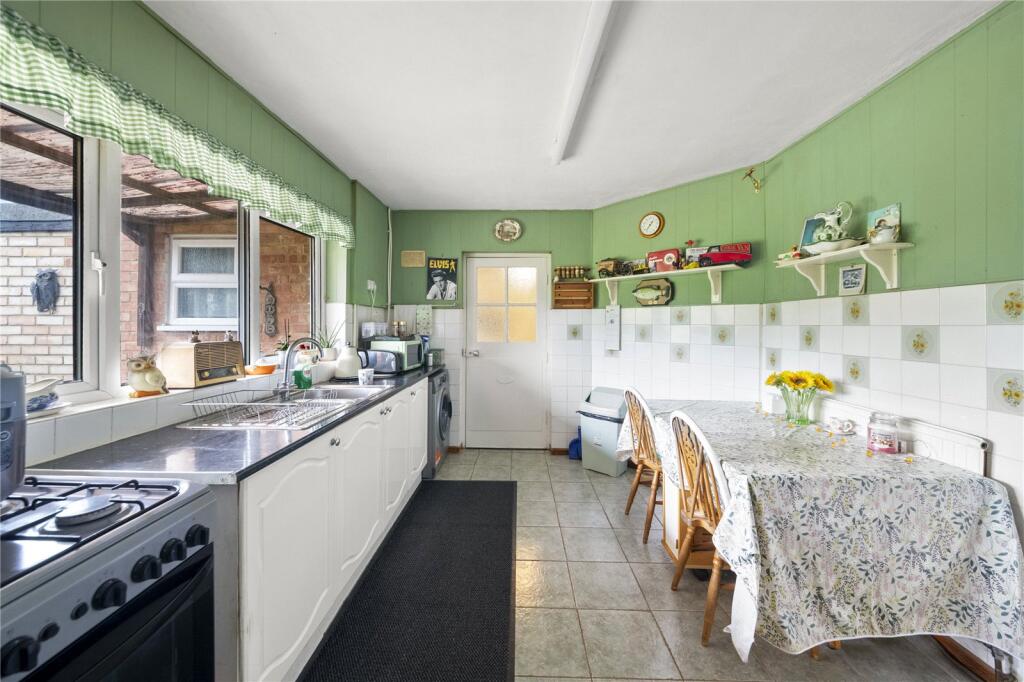 Heather Lane, Yiewsley, West Drayton, UB7